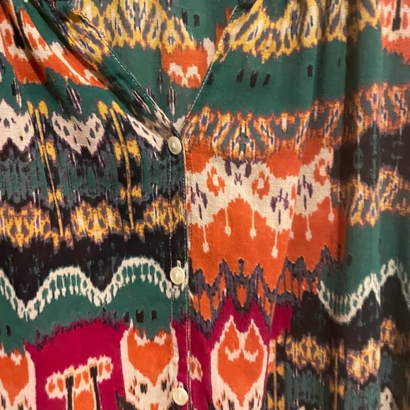 Women’s Lucky Brand multi-colored Aztec print button down.  Size M - Picture 4 of 5